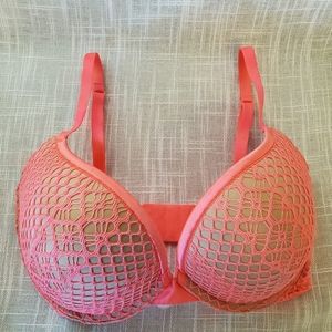 Victorias Secret Very Sexy Pigeonnant push up bra. 32DDD